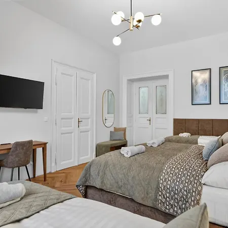 Appartement Your Luxury In New Town Praag