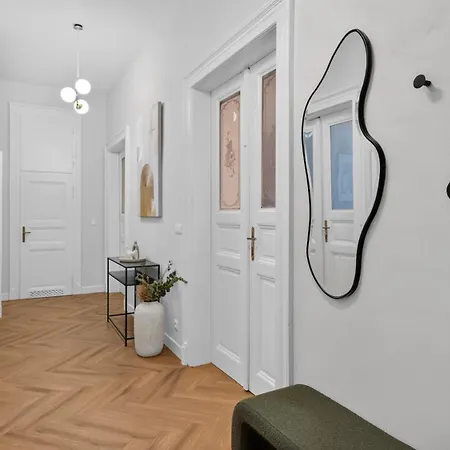 Your Luxury In New Town * Prague