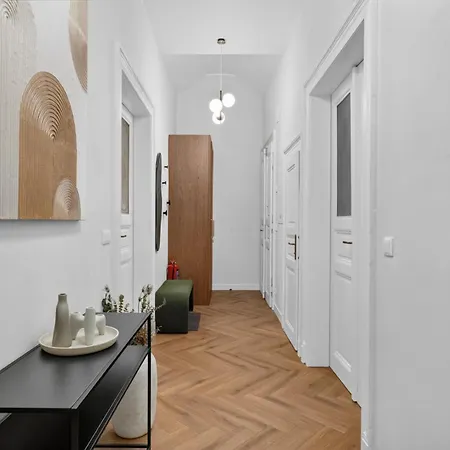 Your Luxury In New Town Appartement