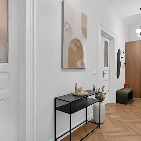 Your Luxury In New Town Appartement