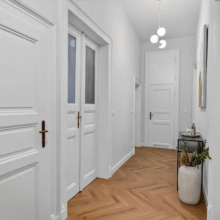 Appartement Your Luxury In New Town Praag